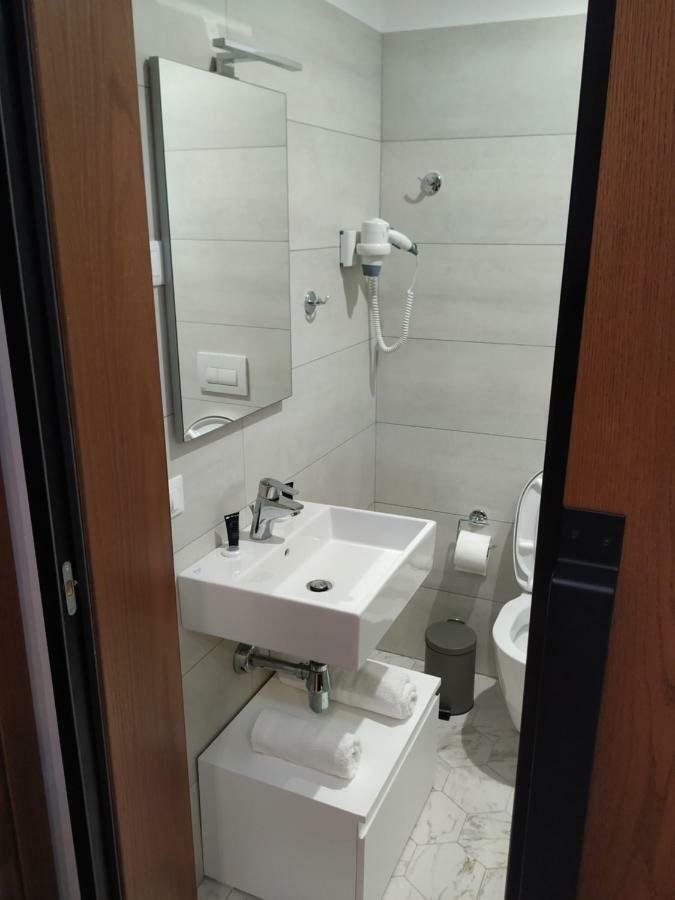 דיוויאקה Hotel Pelikan מראה חיצוני תמונה